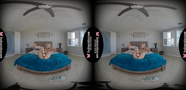 trendsSolo blonde, Chanel Shortcake is masturbating, in VR